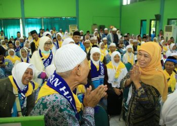 Gubernur Jatim Ingatkan Calon Jamaah Haji Lengkapi Vaksinasi